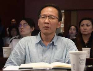 展龙(中国社会科学院大学新增两位挂职校领导)