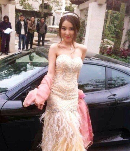 “炫富名媛”郭美美的堕落史,和宠爱她的土豪干爹们