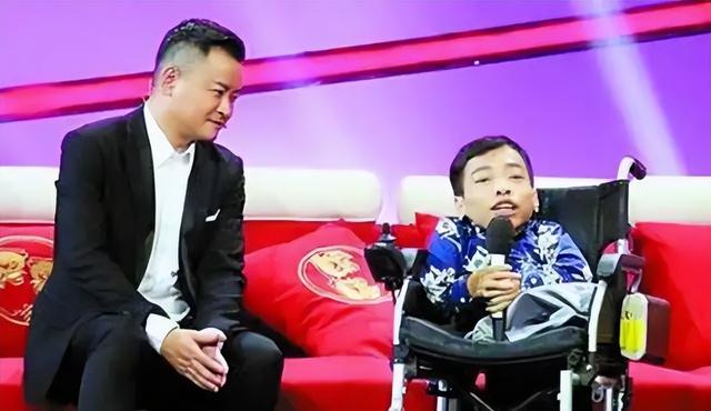 广东小伙李创利：身高80厘米，身价过亿娶美娇妻，如今怎么样了？