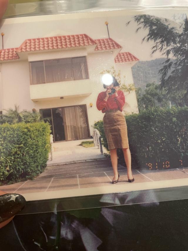 周扬青罕晒儿时与爸妈合影，直面整容争议：从小到大长得毫无关联