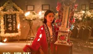 中国三级片视频(她曾出演三级片，16年磨一剑，终获影后桂冠泪洒颁奖台)