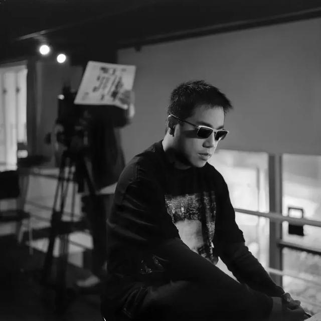 如此「特殊的服务」,这部10万人打出的8.2让人长见识了