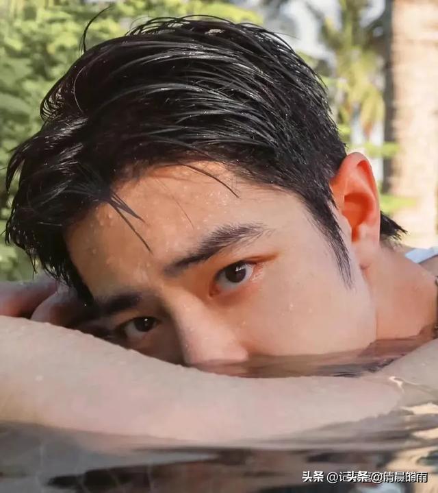 来看看内娱三位干净的青年男演员，不仅长相帅气迷人，演技精湛