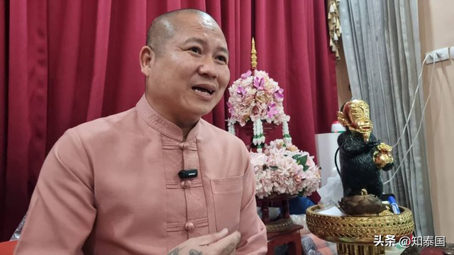 泰国暖武里全球最大“四耳五眼”神像吸引大量泰外民众参拜