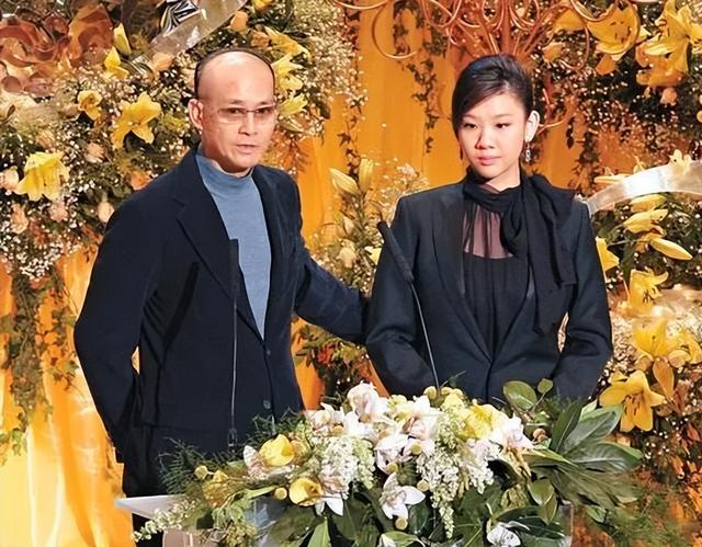 邓光荣：与霍英东平起平坐，和向华强硬刚，却在王家卫身上栽跟头