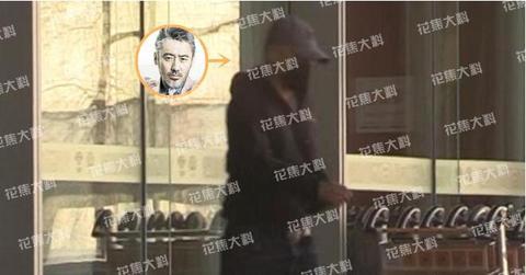 吴秀波夜间出行，衣着寒酸，网友：一手烂牌打回解放前