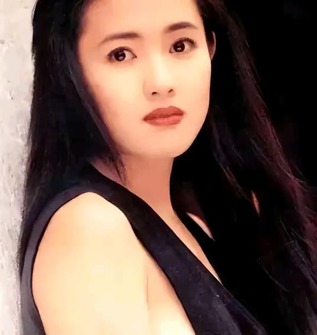 香港大尺度“三级片”《蜜桃成熟时》当年清纯的李丽珍为什么会拍