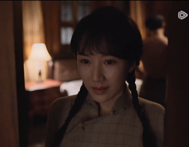 《潜行者》好戏，两个军统女特工，一个献身汉奸一个爱地下党