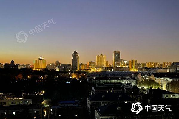 北京今天晴天“控场”最高气温回升 西部风大阵风七级左右