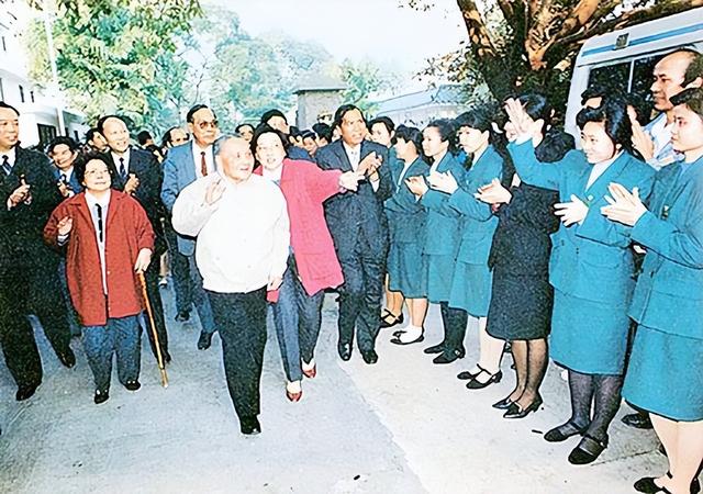 94年邓小平最后一次来上海，离开前对黄菊说：这是上海最后的机遇