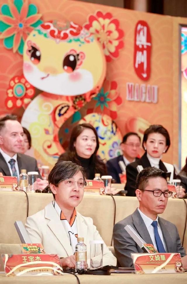 年初三及正月十一花车巡游喜迎蛇年 “欢乐春节”系列活动展“旅游＋盛事”多元魅力