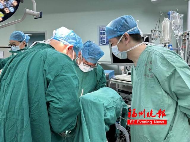 心疼！福建6岁男孩，身体被钢筋贯穿！医生这样救回来……