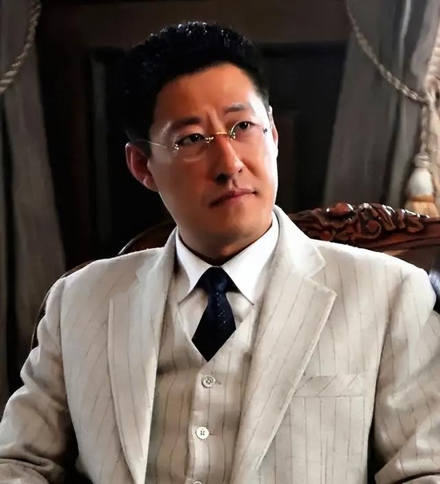 22岁嫁给35岁的于震，6年生下3个孩子，如今过得怎么样？