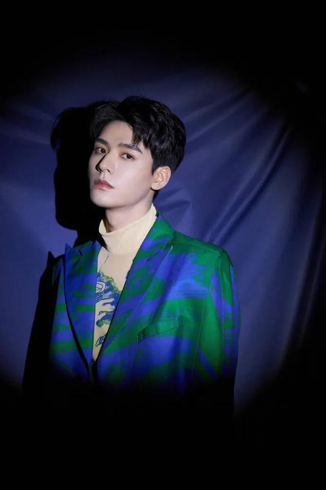 钟无寐迎来了他的最终结局，演员龚俊却一直在路上