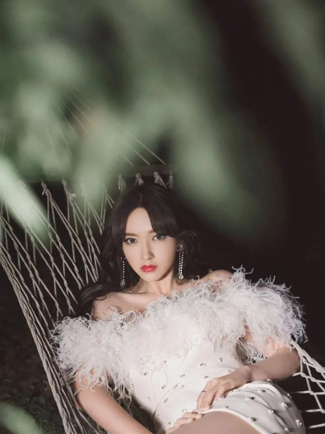 从青春少女变身性感女神，程潇改变了这几点