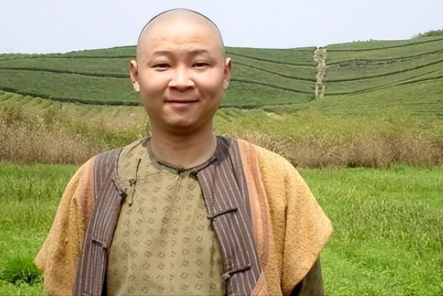 “三德子”赵亮：退圈养鸡，赚得亿万身家，带领300多名村民脱贫