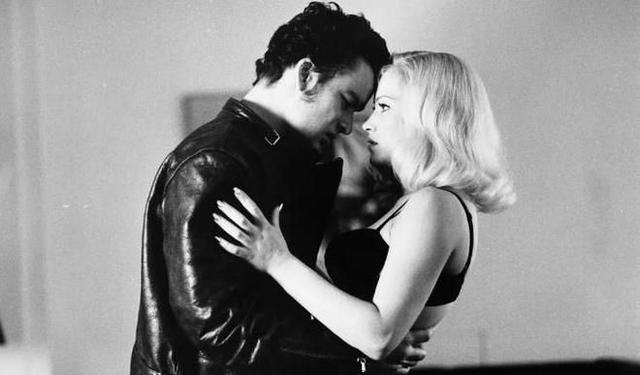 反复被禁播的6部大尺度电影，别说你一部没有看