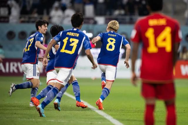 从大空翼的足球梦开始，日本动漫开启了魔幻之路？