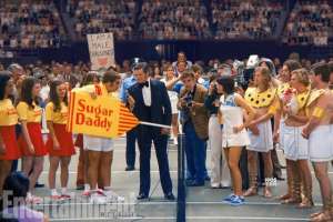 男女之战(《性别之战》新剧照 艾玛·斯通球场对峙卡瑞尔)