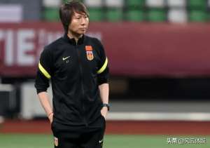 李铁老婆龙菲照片(龙菲要和李铁离婚，究竟是夫妻感情不和，还是为转移资产做准备？)