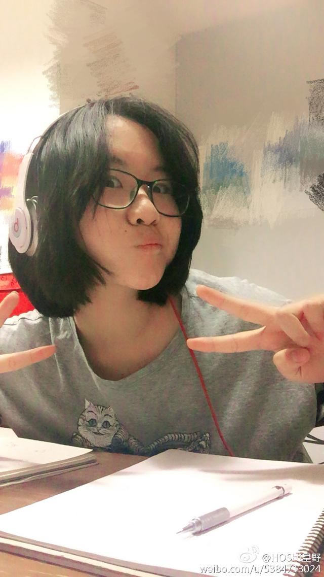 窦唯的小女儿才14岁啊，身高都超过1米7了