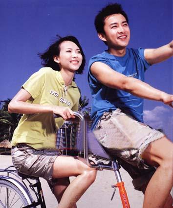 央视前著名主持人亚宁:最红时为何退隐?现在情况怎样了?