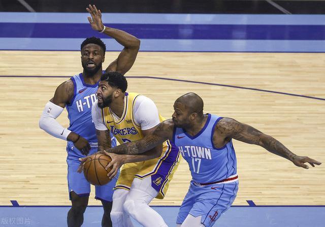 替补席陷入疯狂！三旬老汉骚出天际，湖人再次打花对手