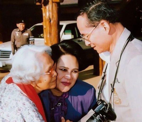 泰王的奶奶：祖籍广东潮汕，17岁就明艳动人，将美貌基因带进王室