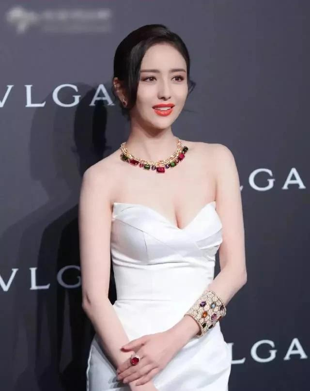 15位中国80后美女明星,个个美的不可方物,有没有你心动的女神?