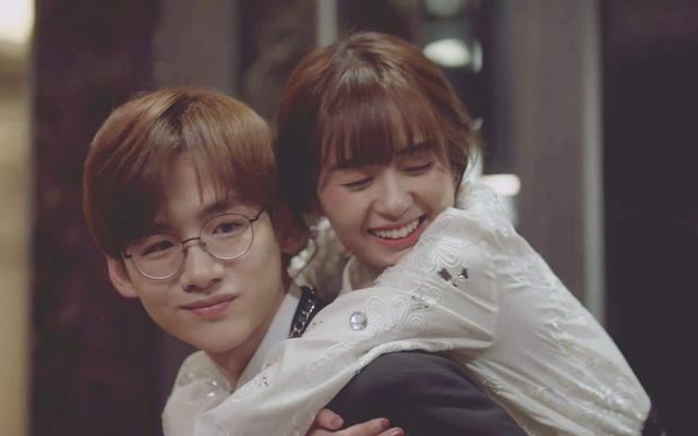 有演技、有颜值的郑合惠子，正在跟着万合天宜一同下落