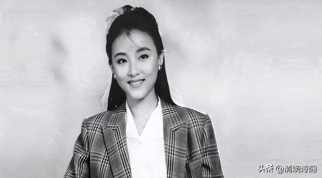 杨澜之子：身高1米85，颜值遗传妈妈