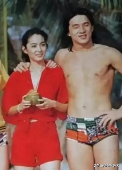 成龙与众多女星的情感秘事，有人为他放弃事业，有人对他不屑一顾