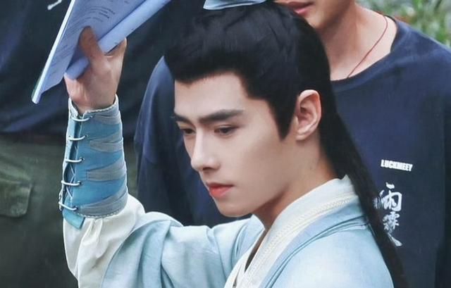 杨洋高马尾造型引爆网络，雨霖铃幕后故事曝光，网友：期待值拉满