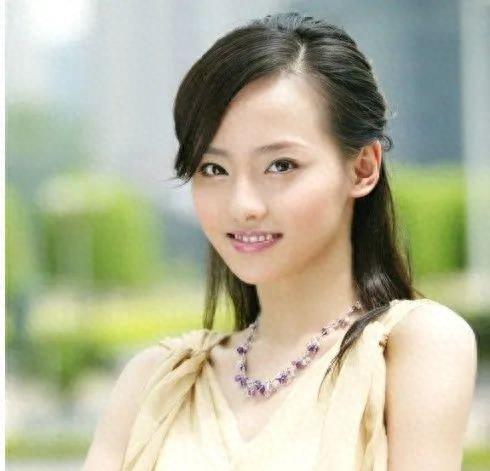 5位意想不到的“后天美女”，表情内敛又理性，美得没有痕迹