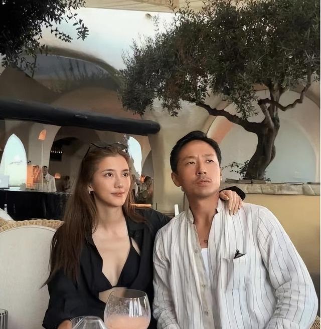 吴千语跪拜公公！豪门媳妇范儿十足，获赞情商高，网友在线催生