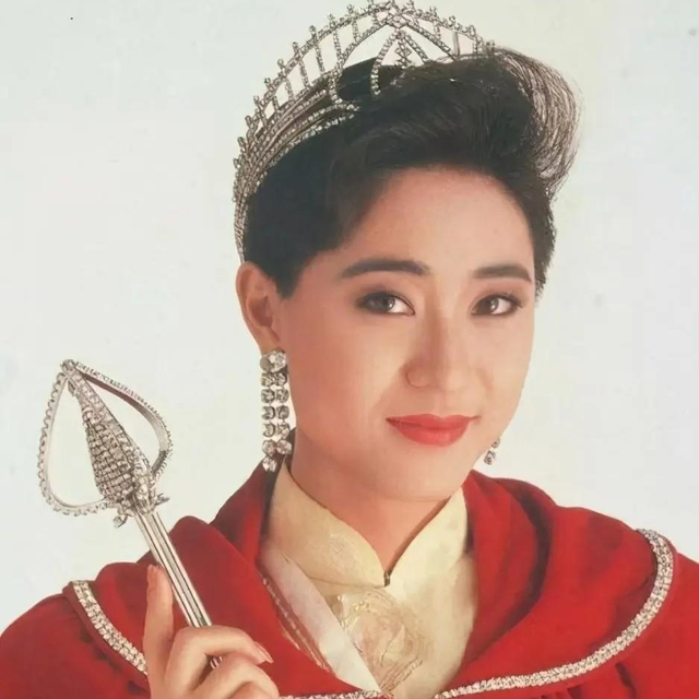 陈法蓉陪88岁父亲回江苏老家，陈父精神足，女儿57岁未婚育成遗憾