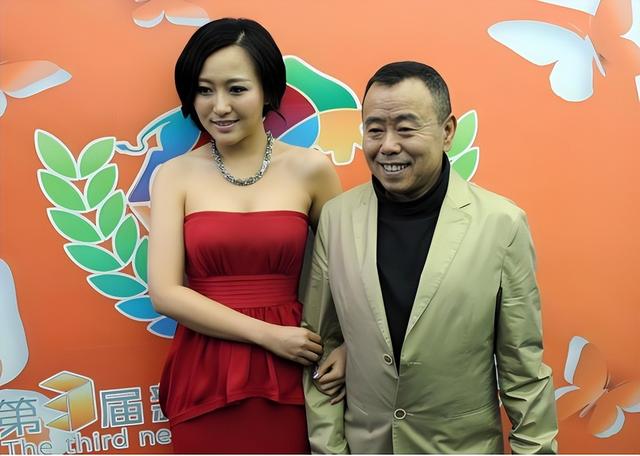 才明白,为何嫁10亿富豪12年,却要带儿子住娘家的潘阳,未有怨言