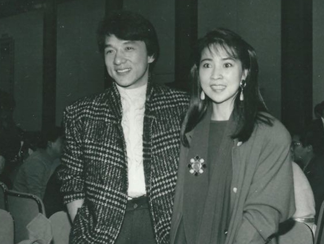 成龙的一双儿女：一个自甘堕落一个放飞自我，终是年少风流惹的祸