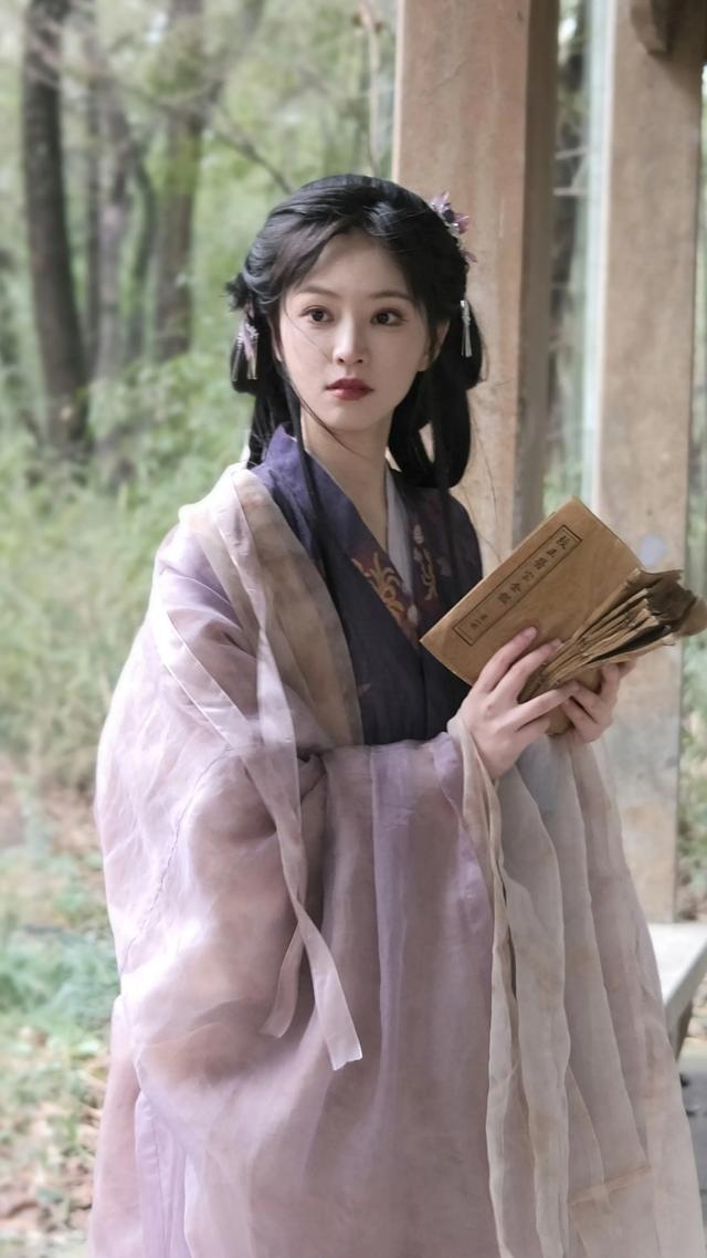 武大校花黄灿灿，颜值与实力并存！