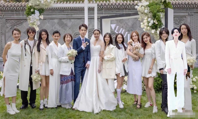 又一女星婚礼现场曝光！奢华浪漫群星云集，与老公郎才女貌好般配