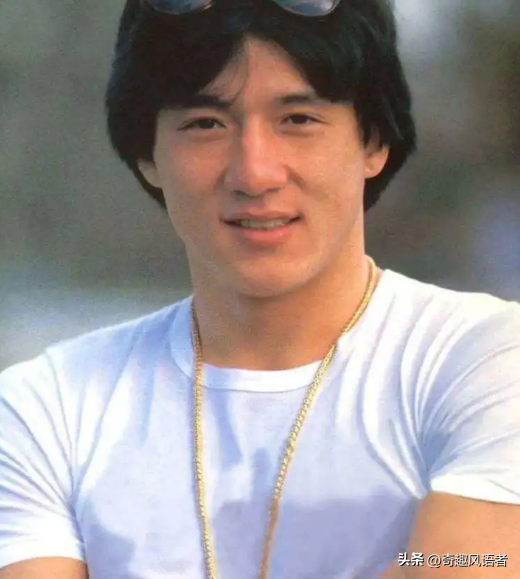 成龙与众多女星的情感秘事，有人为他放弃事业，有人对他不屑一顾