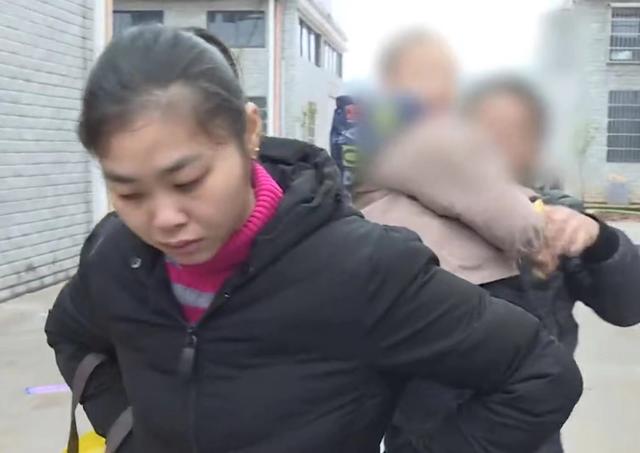 嫌儿媳好吃懒做，婆家有钱也不给孙子看病，儿子夹在中间无计可施