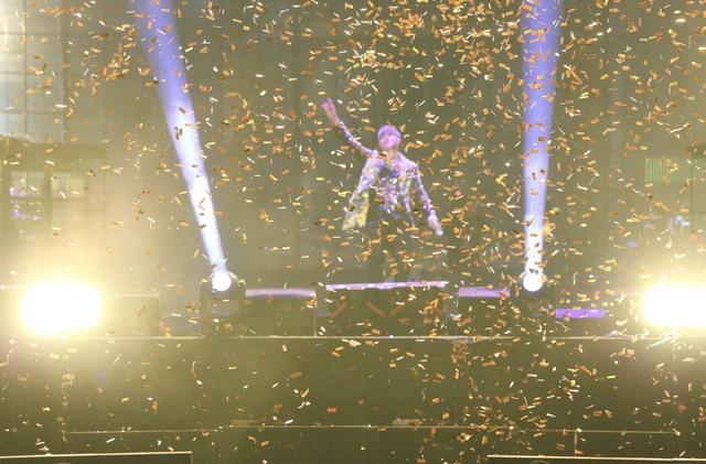 今晚，周董太闪耀！一首《简单爱》响起，情侣原地接吻！杭州人的情怀太值钱