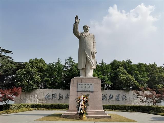 水浒传中，武松和林冲谁才是真英雄？你看毛主席是怎么点评他俩的