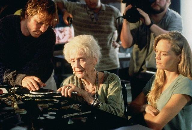 《泰坦尼克号》火爆全球,女主角原型幸存下来,后来怎么过的?