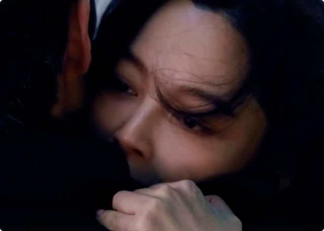 同样是拍吻戏，把辛芷蕾殷桃和杨幂放在一起对比，差距就出来了