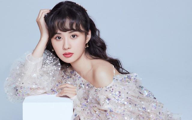 有演技、有颜值的郑合惠子，正在跟着万合天宜一同下落