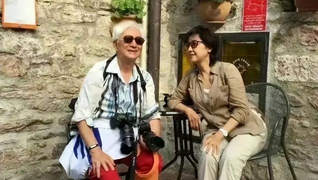 朱琳：嫁给圈外丈夫，结婚43年无儿无女，72岁风采依旧