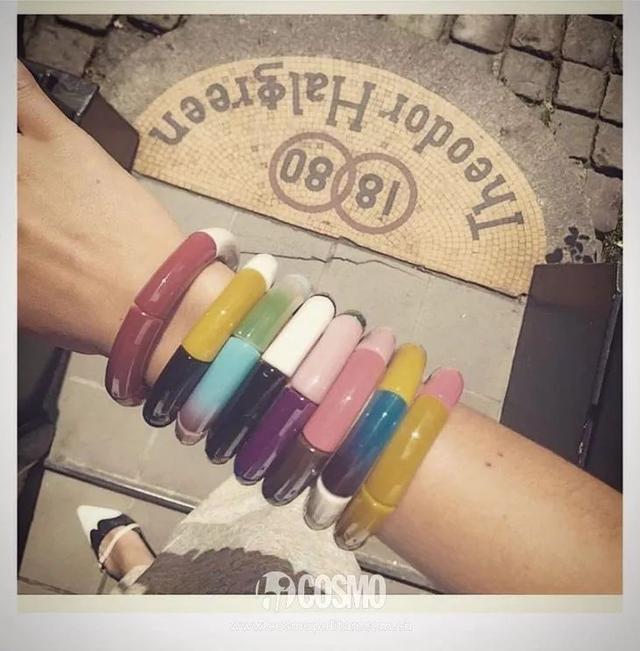 时髦办｜把彩色玩具戴上身，返老还童