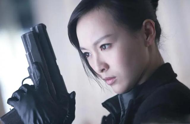 同样是演女特工李沁的《追风者 》对比唐嫣的 X女特工 差距一目了然